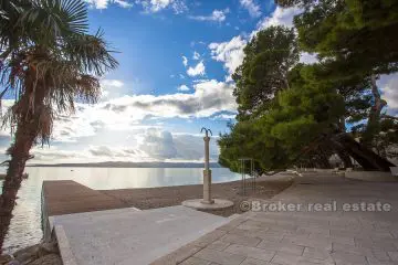 Two bedroom apartment with sea view, for sale