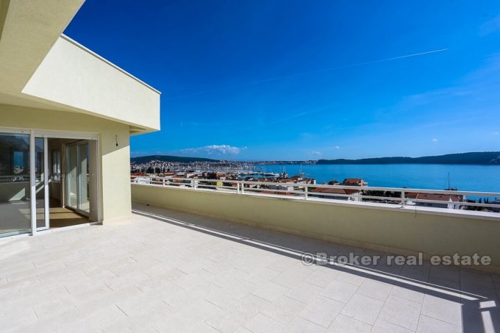 Penthouse on the Trogir Riviera, for sale