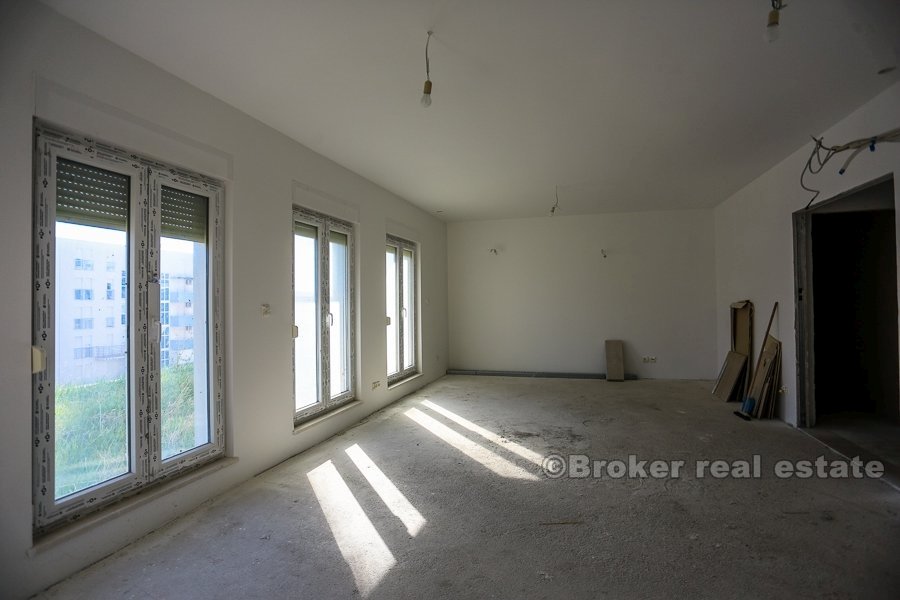 Tre roms leilighet i ny bygning i Znjan, salg