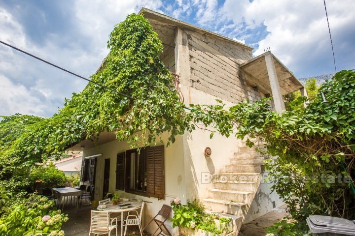 Unfinished house with sea view, for sale