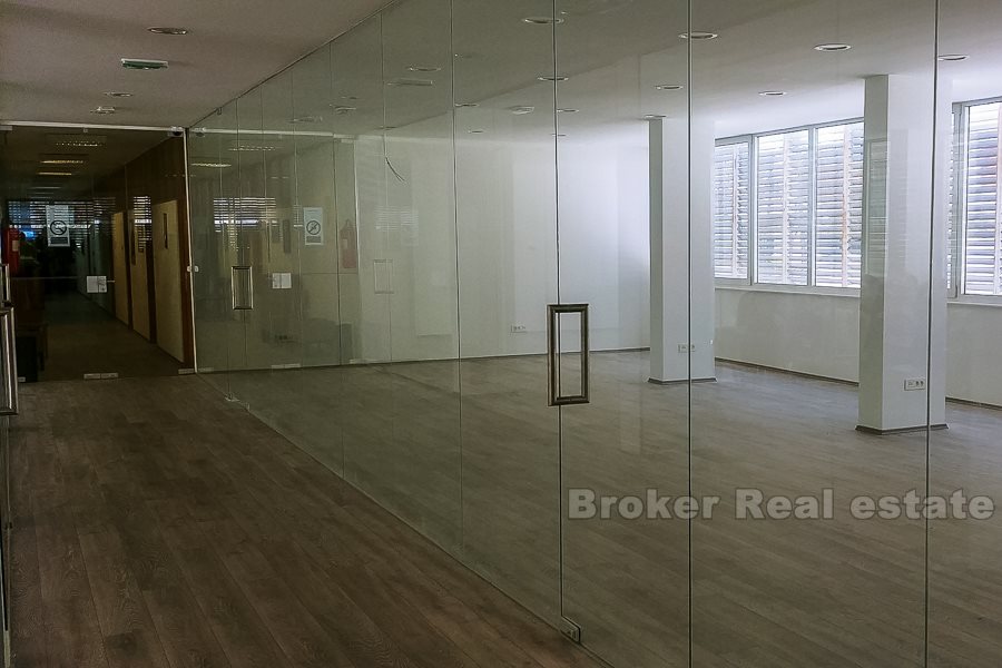 Renovated office close to center, for rent