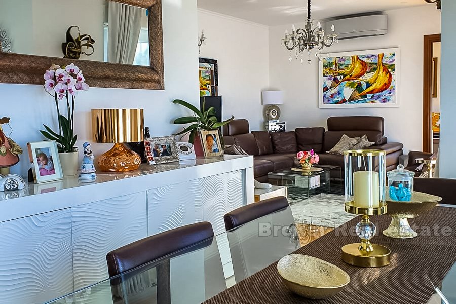 Attractive 3-bedroom apartment, Podstrana, for sale