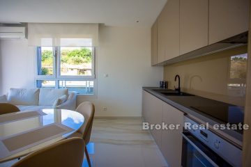 Modern apartment with sea view, for rent