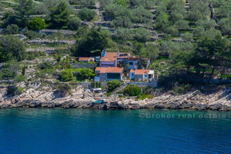 House by the sea, for sale