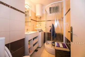 One bedroom renovated apartment