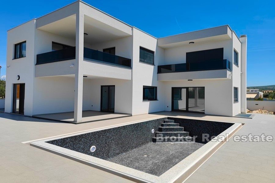 Neue Villa mit Panoramablick