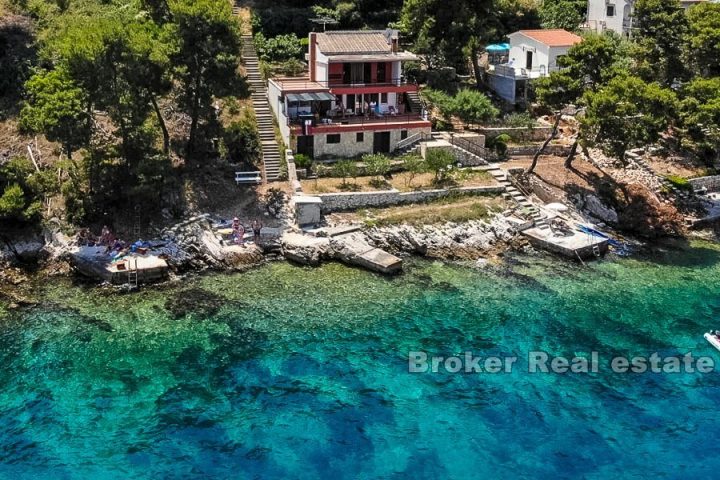 House by the sea, 3 storeys, for sale