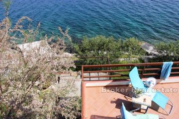House by the sea, 3 storeys, for sale