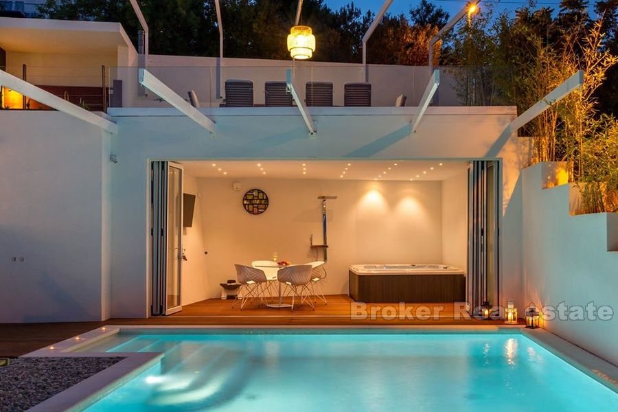 Villa de luxe en pierre avec piscine