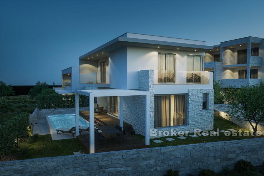 New villa with swimming pool and sea view