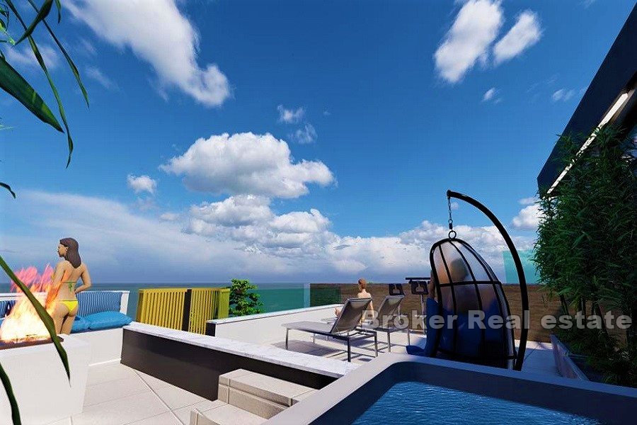 Penthouse with pool and sea view