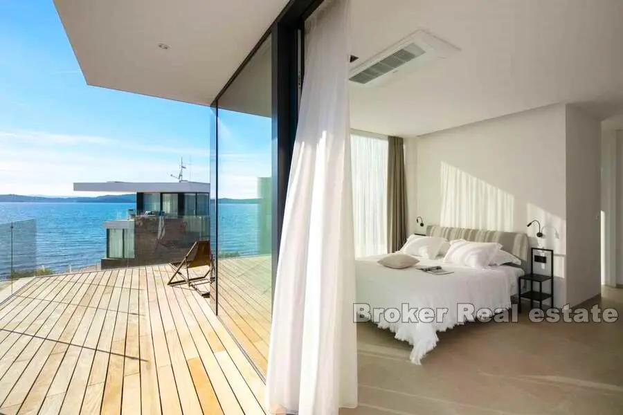 Villa de luxe près de la mer