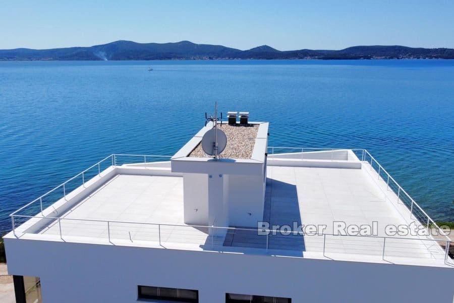 001-2021-334-Zadar-apartment-first-row-to-the-sea-for-sale