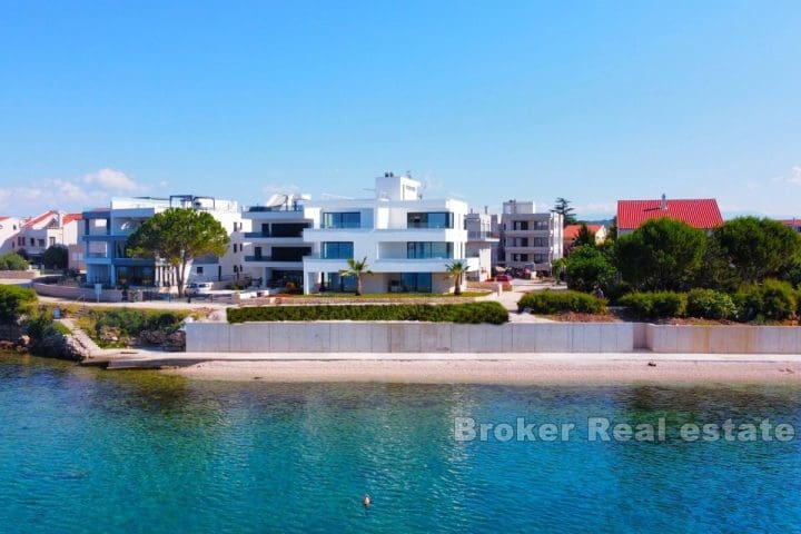 001-2021-335-Zadar-apartment-first-row-to-the-sea-for-sale