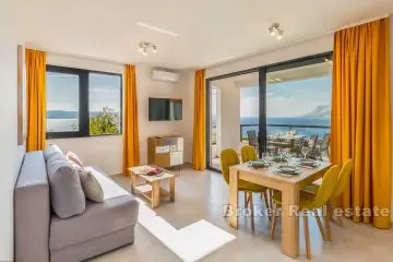 New villa with sea view