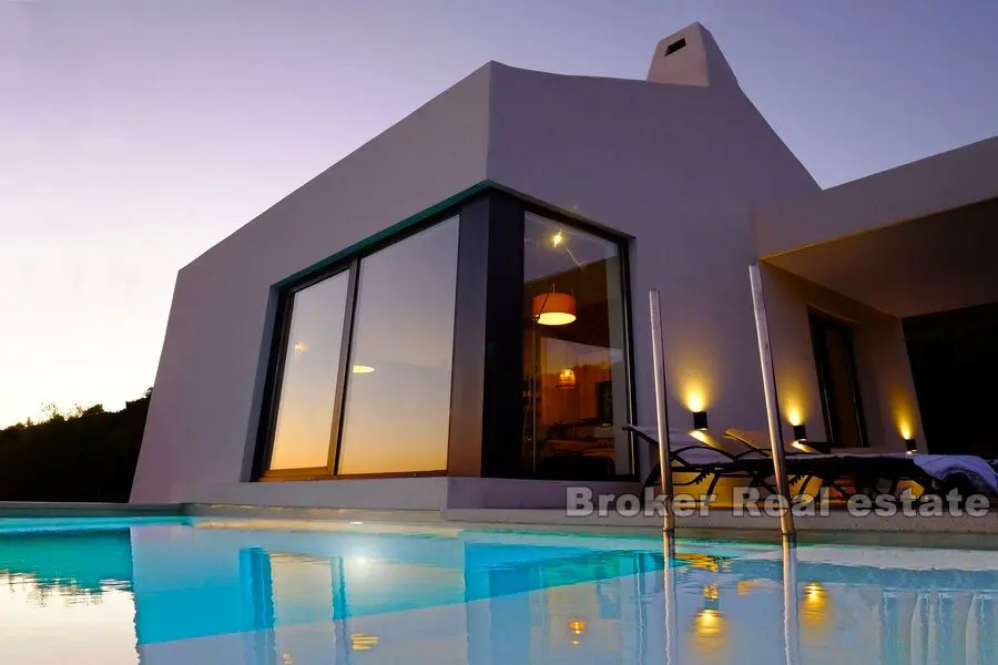 Moderne Villa mit Meerblick
