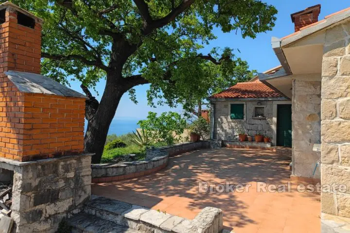 001-2021-375-Omis-Stone-house-with-a-sea-view-for-sale