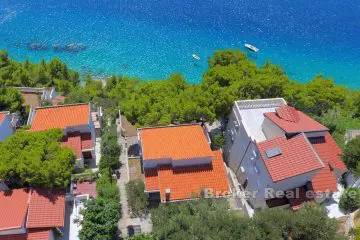 001-2021-389-Omis-house-first-row-to-the-sea-for-sale