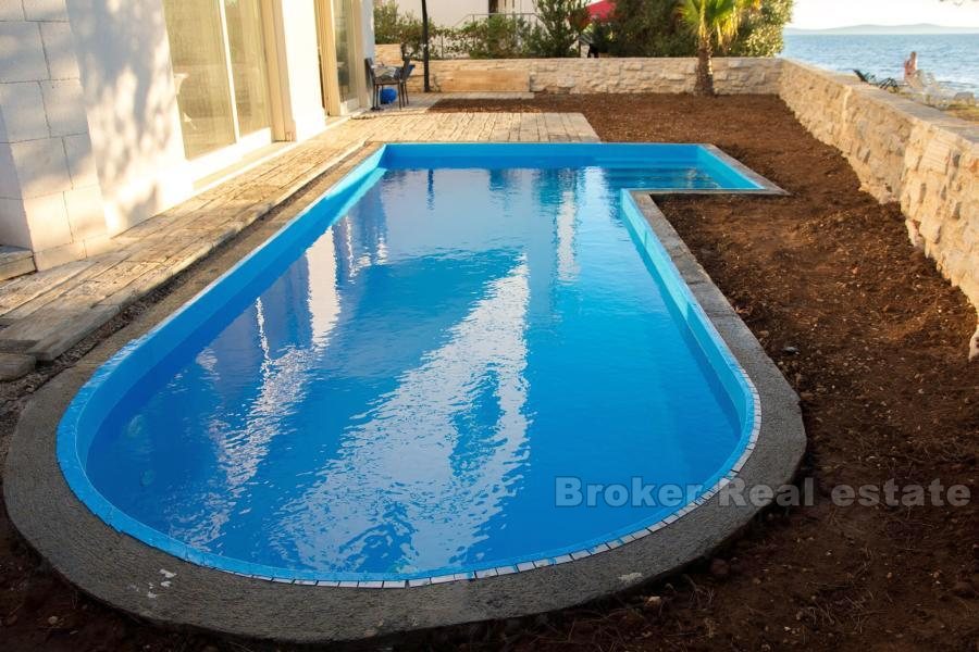 Villa avec piscine, à vendre