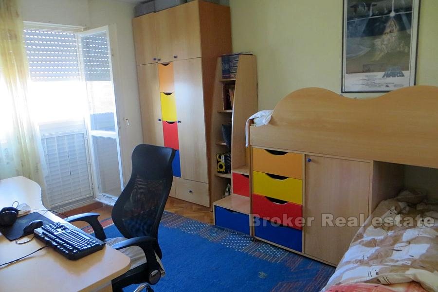 Bol, Three-room apartment, for sale