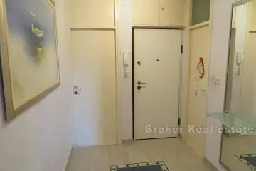 Bol, Three-room apartment, for sale