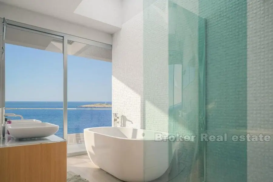 Villa design avec vue sur la mer