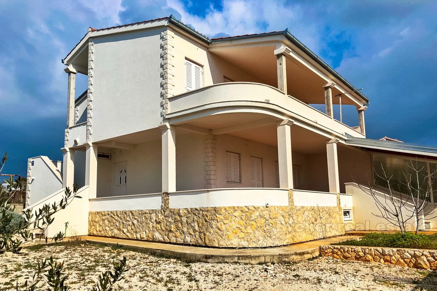 Lijepa kuća s pogledom na more, na prodaju