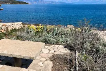 House at amazing location first row to the sea