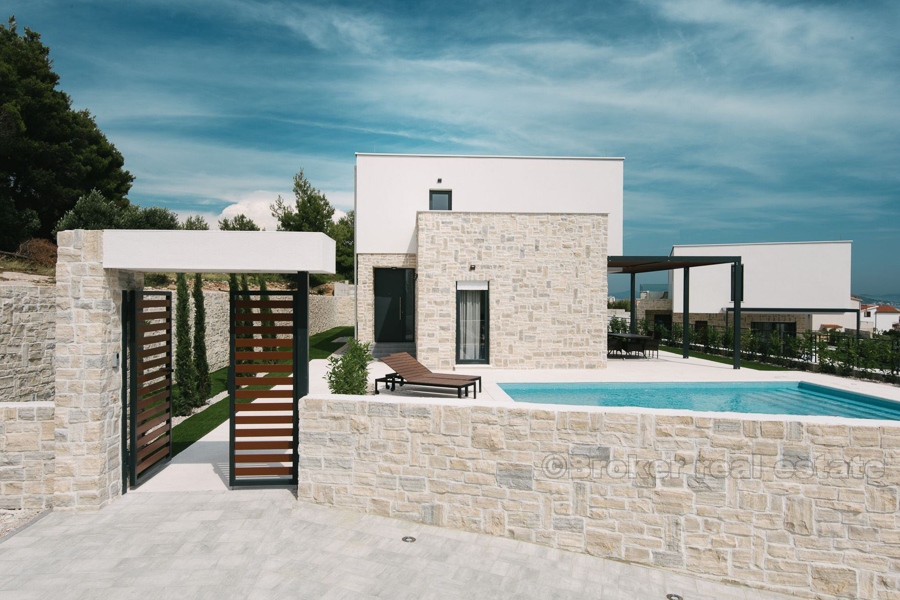 Vysoce kvalitní nově postavená vila nedaleko Šibeniku