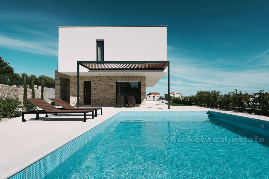 Außergewöhnliche moderne Villa mit Swimmingpool