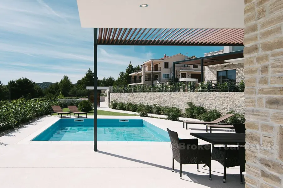 Villa moderne extraordinaire avec piscine
