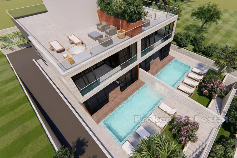 Moderní dvoupodlažní vila s bazénem