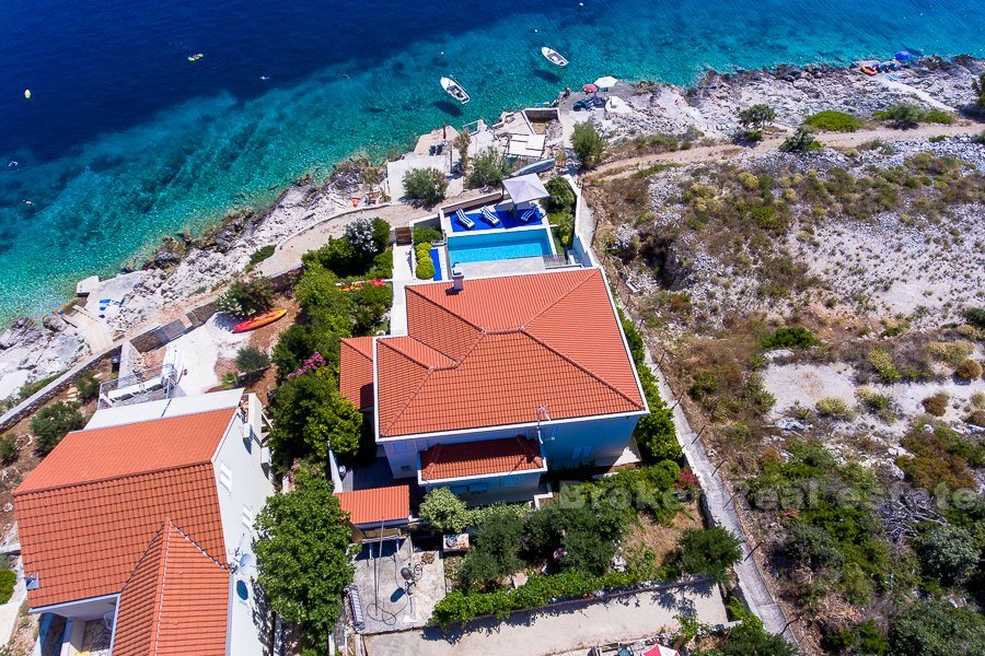 Bellissima villa fronte mare con piscina