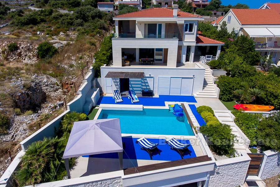 Beautiful seafront villa with a swimming pool