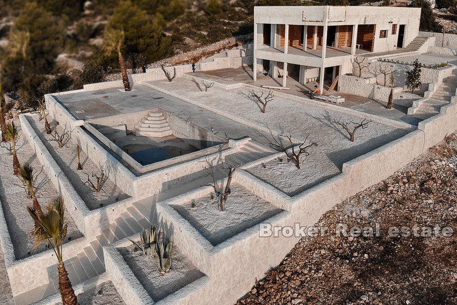 Villa fronte mare con piscina, in vendita