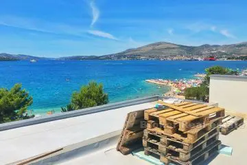 An amazing apartments in the first row to the sea