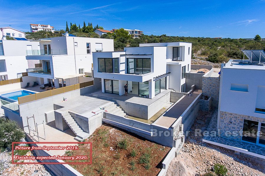 Brand new, modern villa with swimming pool
