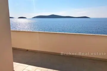 Great location, house first row to the sea