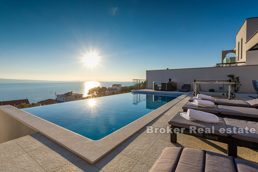 Vakker villa med panoramautsikt, til salgs