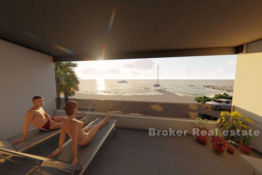 Two and three bedrooms apartments in the first row to the sea