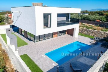 Modern villa with swimming pool and sea view