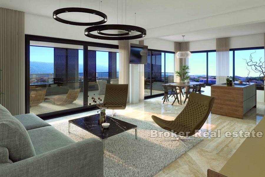 Three bedroom penthouse, first row to the sea