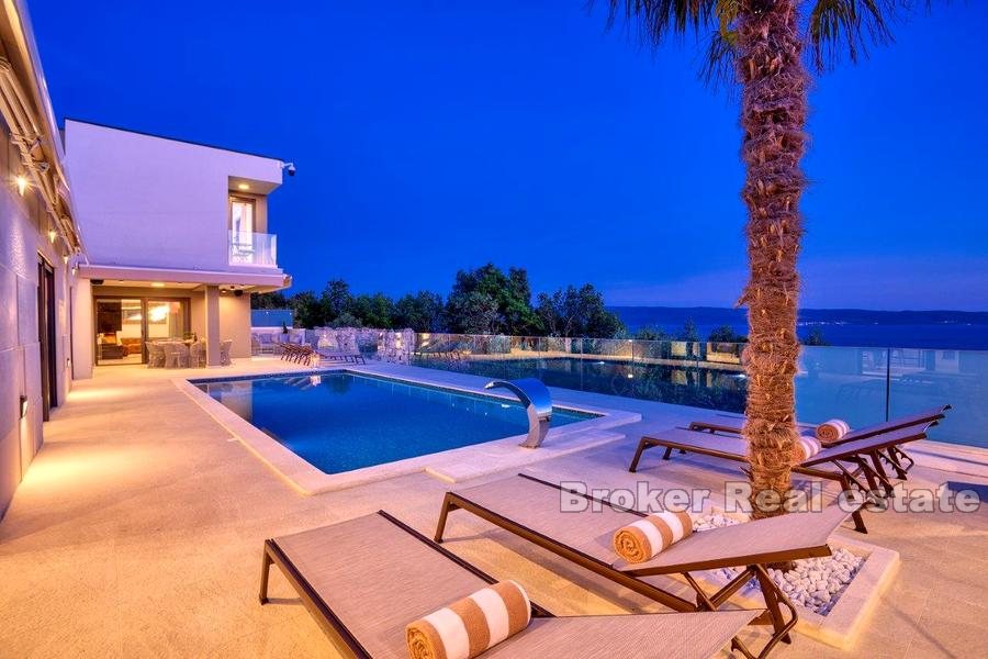 Villa de luxe avec piscine et vue mer