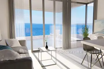 Luxury penthouse, first row to the sea