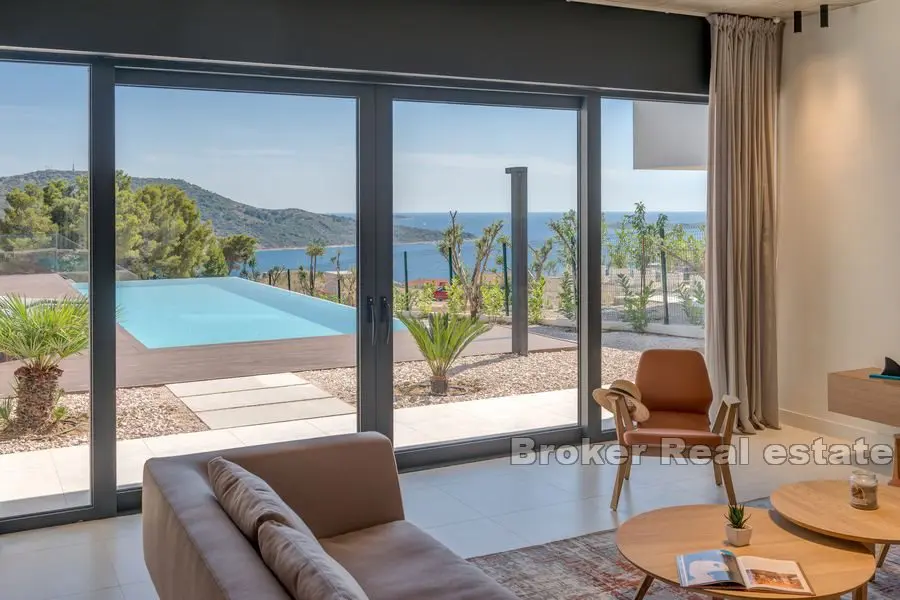 Villa avec piscine et vue mer