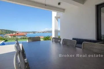  Newly built villa with open sea view