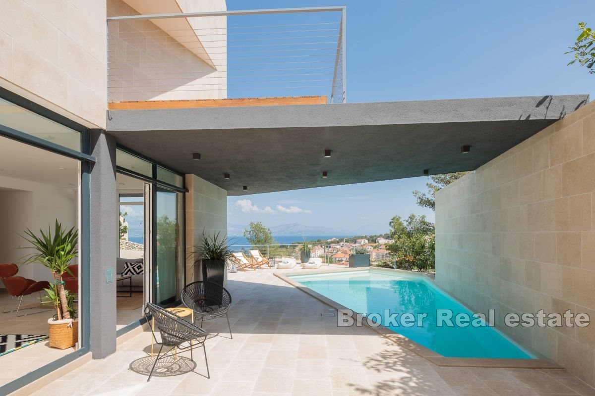 Modern villa with pool and sea view