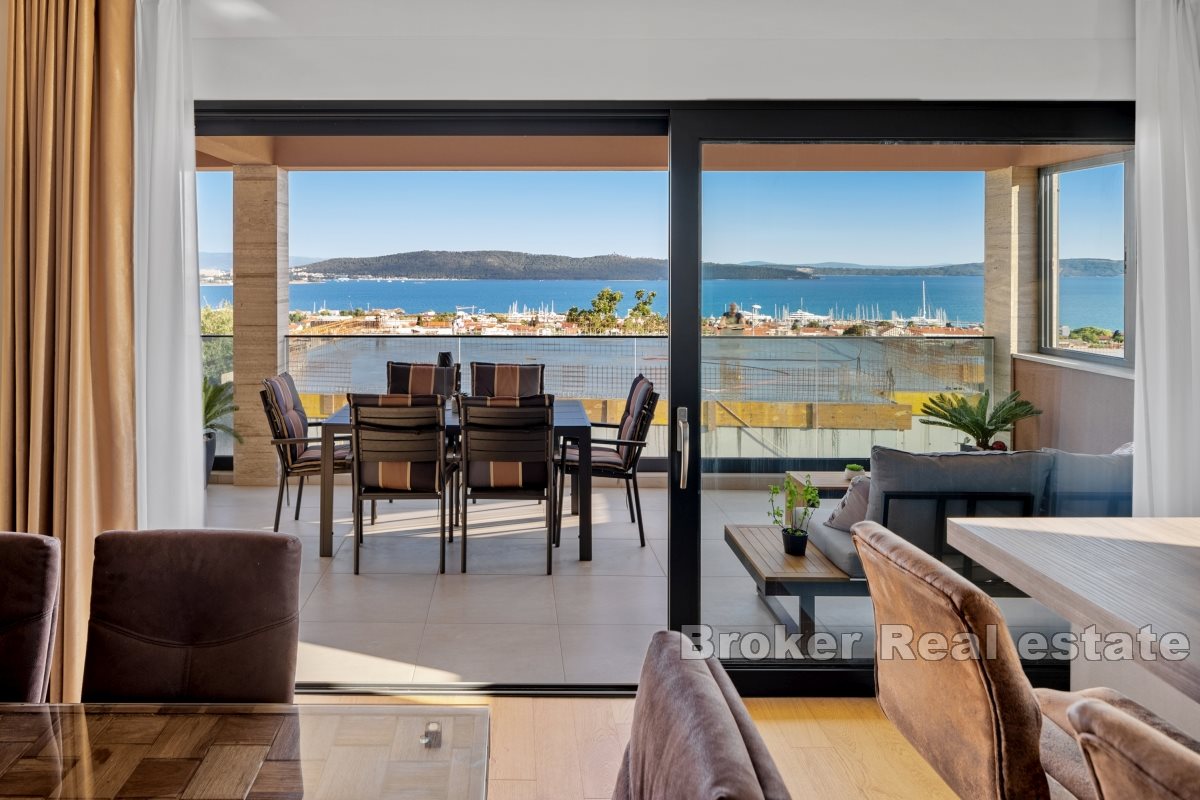 Penthouse de luxe avec vue panoramique sur la mer