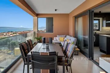 Penthouse de luxe avec vue panoramique sur la mer