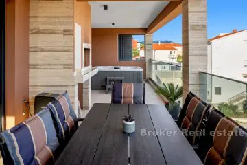 Penthouse de luxe avec vue panoramique sur la mer